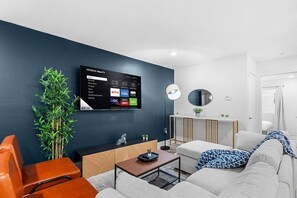 Interior - Luxurious Apartment in Downtown Dallas 2BR 1 BATH (Dallas)