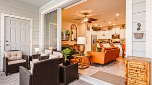 Ferienhaus, Mehrere Betten, Poolzugang, Poolblick (4098LA_M WIR) | Wohnbereich