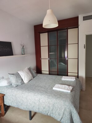 Deluxe Triple Room - Atico Queen Itimad (San Juan de Aznalfarache)