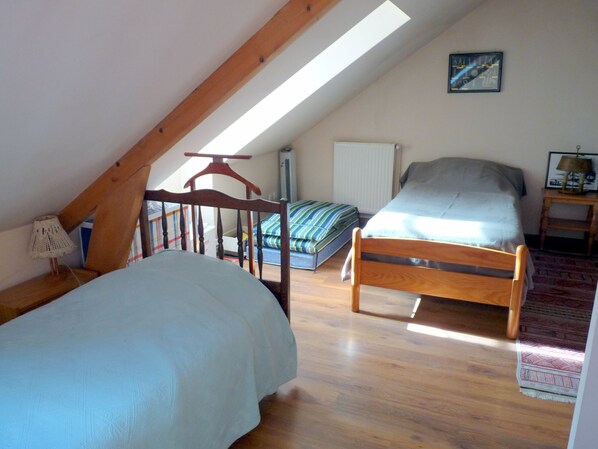 2 bedrooms, free WiFi, bed sheets