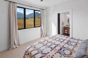 5 bedrooms, travel crib, free WiFi, bed sheets