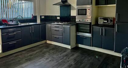 Charming 2-bedroom Home With Modern Amenities