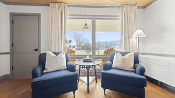 The Windham Mountain View King with Balcony | In-room safe, iron/ironing board, free WiFi, bed sheets