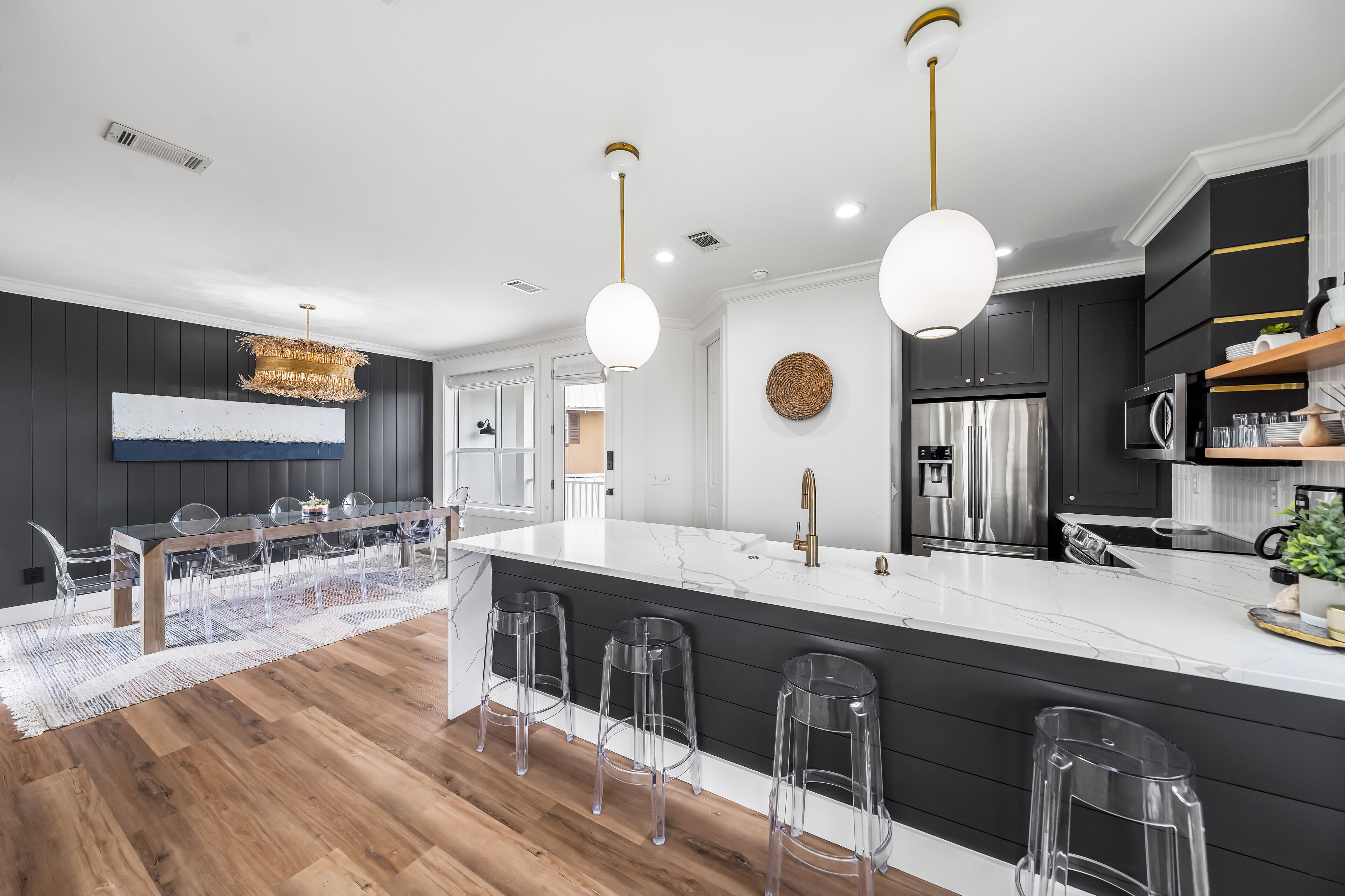 Refrigerador, microondas, horno y parrilla de estufa 