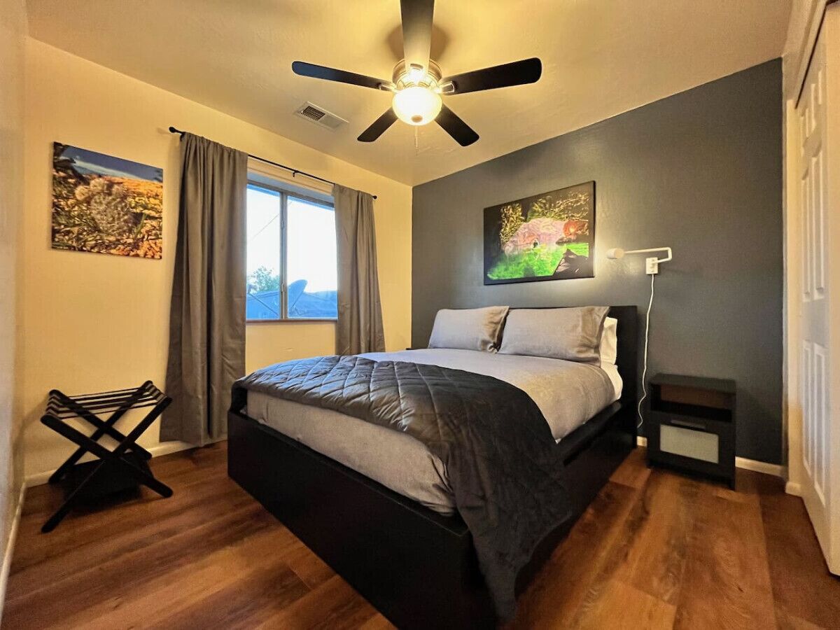 2 bedrooms, desk, iron/ironing board, WiFi