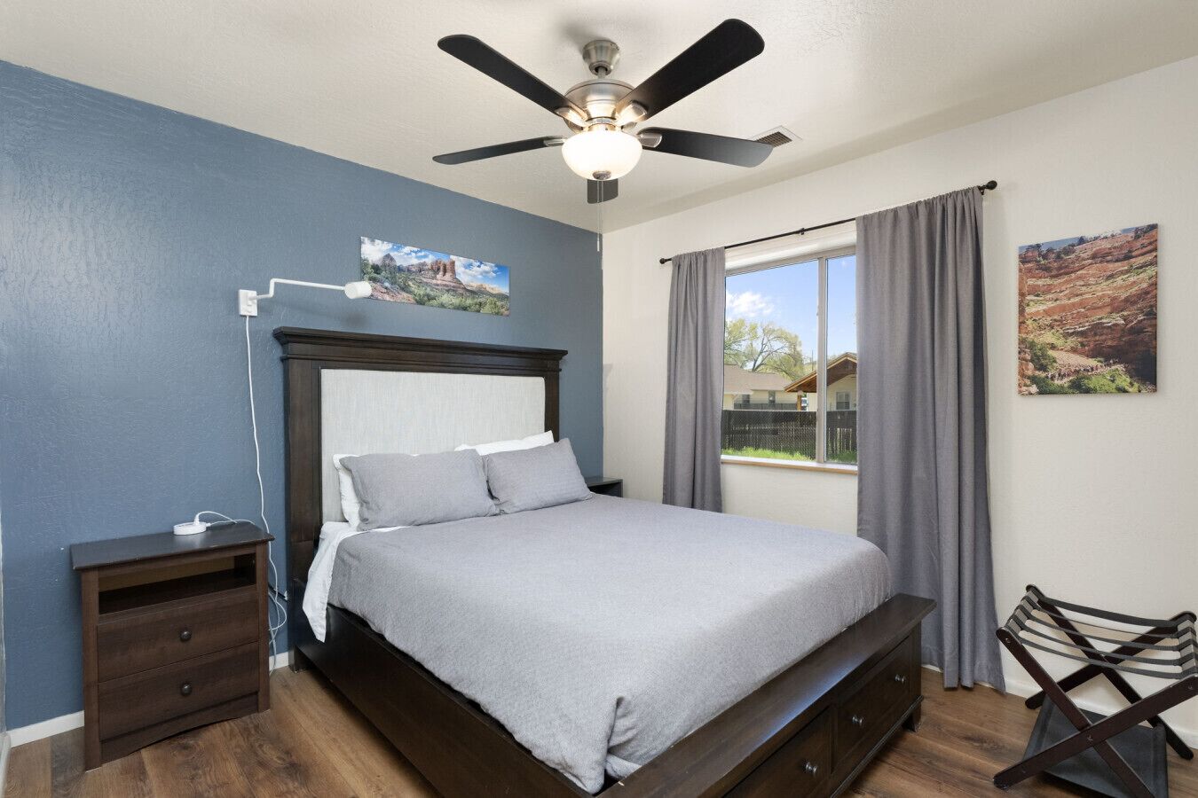 2 bedrooms, desk, iron/ironing board, WiFi