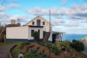 Exterior - GuestReady - Tranquil Getaway in Madeira (Porto da Cruz)