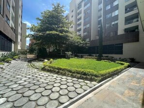 المنطقة المحيطة بالمنشأة