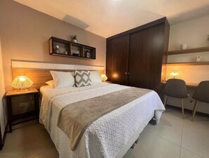 3 soverom, safe på rommet, skrivebord og strykejern/-brett