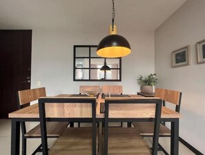 Dining - NEW LISTING! Modern, cozy, and unique apartment, just like you! In Sabaneta. (Sabaneta)