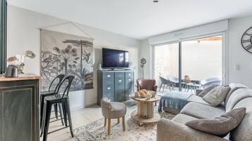 Télévision, lecteur de DVD, chaßne hi-fi