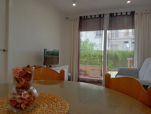 Interior - "Stil Mar Apartment for 5 people with communal pool in l'Escala" (Escala (L'))