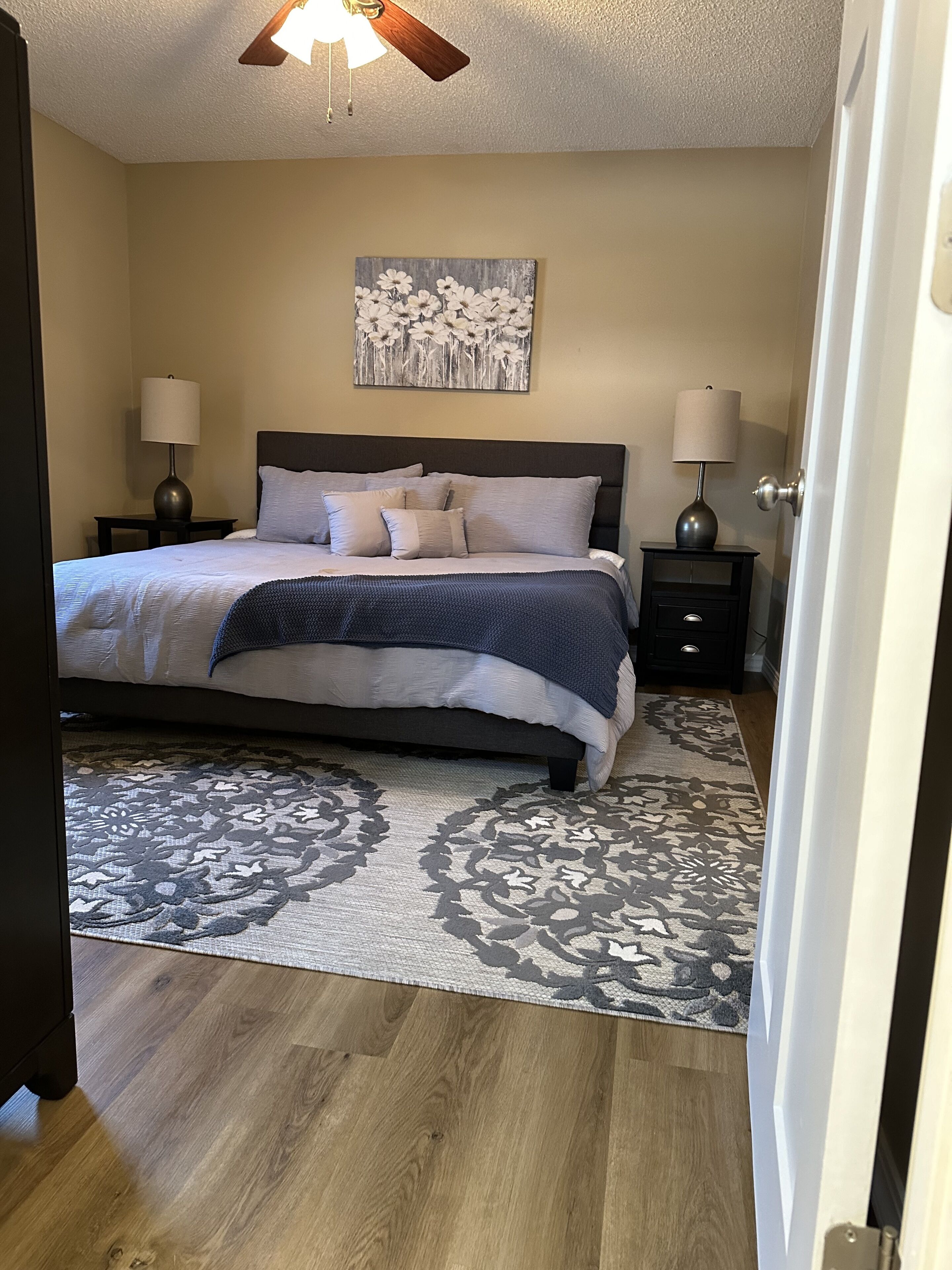 3 chambres, fer et planche à repasser, Wi-Fi gratuit, draps fournis