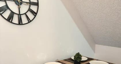 3 Floor 2 Bedroom House