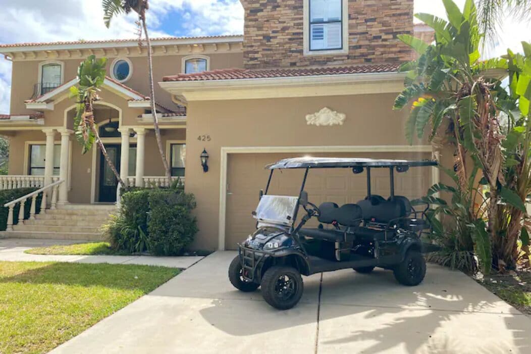 Spacious Davis Island Home, minutes away from downtown Tampa and Amalie Arena! 