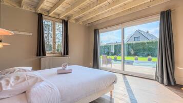 5 dormitorios, escritorio, tabla de planchar con plancha y Internet