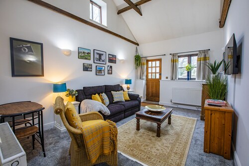 The Carriage House a Relaxing 1-bed Cottage in Ash