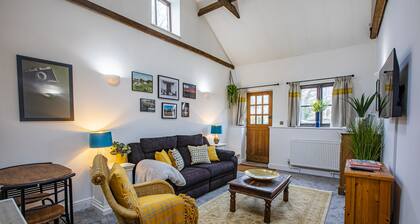 The Carriage House a Relaxing 1-bed Cottage in Ash