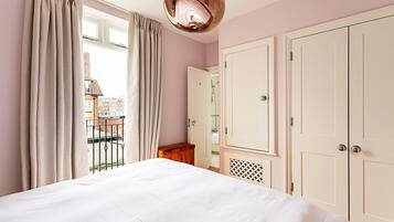 1 chambre, fer et planche à repasser, accès Internet, draps fournis