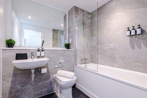 Apartment | Bathroom