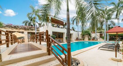 Casa Kiskadee - HUATULCO HAVEN - 3 BEDROOM STEPS FROM PLAYA CHAHUE AND CHEDRAUI