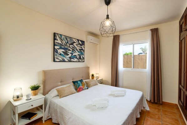 3 bedrooms, WiFi, bed sheets
