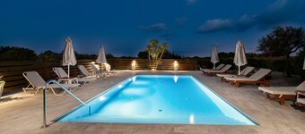 Villa Alnika Acacia by Villa Plus