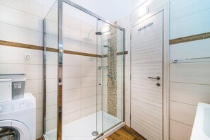 Hair dryer, towels - Villa Amalee by Villa Plus (Liznjan)