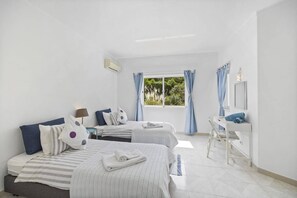 4 bedrooms, iron/ironing board, free WiFi, bed sheets - Villa Amoreira by Villa Plus (Lagoa)