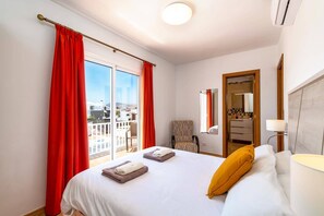 4 bedrooms, WiFi, bed sheets