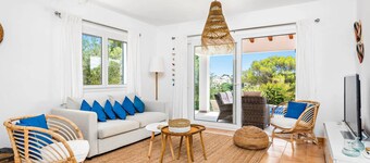 Villa Anchorage by Villa Plus