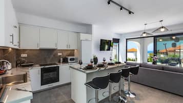 Microwave, dishwasher