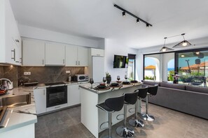 Microwave, dishwasher