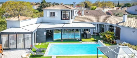 Villa Bohemienne image