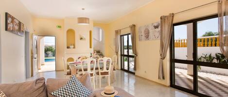 リビング エリア