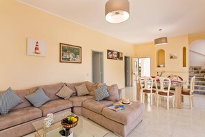 Living area - Villa Carlos by Villa Plus (Vale Rebelho)