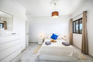 4 camere, ferro/asse da stiro, Wi-Fi gratuito, lenzuola