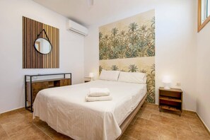6 bedrooms, iron/ironing board, free WiFi, bed sheets
