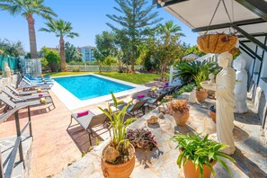 Pool - Villa Casa Jaska by Villa Plus (Urbanización Riviera Sol)