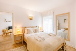 1 bedroom, iron/ironing board, WiFi (free), bed sheets