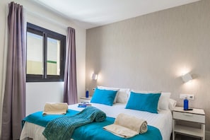 3 bedrooms, iron/ironing board, free WiFi, bed sheets
