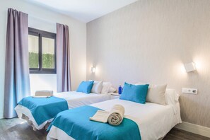 3 bedrooms, iron/ironing board, free WiFi, bed sheets