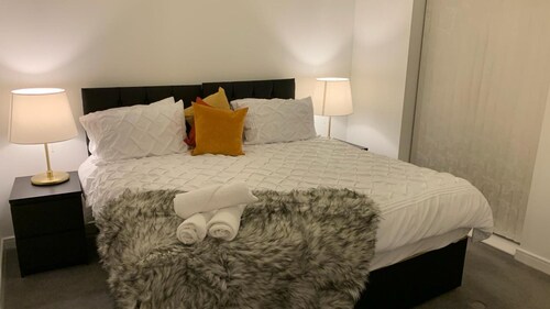 Pristine 3-bed House in Grays