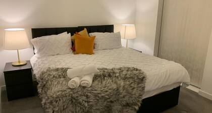 Pristine 3-bed House in Grays