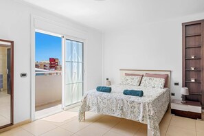 4 bedrooms, WiFi, bed sheets - Villa Favorita by Villa Plus (Adeje)