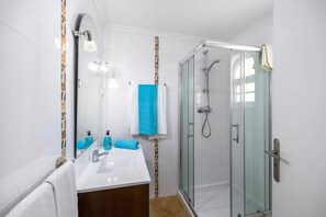 Hair dryer, towels