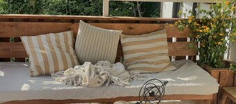 Balkans Serendipity - Artistic forest house