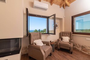 Living area - Villa Idalia Retreat by Villa Plus (Zakynthos)