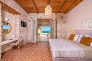 7 bedrooms, iron/ironing board, free WiFi, bed sheets
