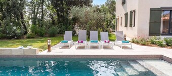 Villa Les Pins Ensoleilles by Villa Plus